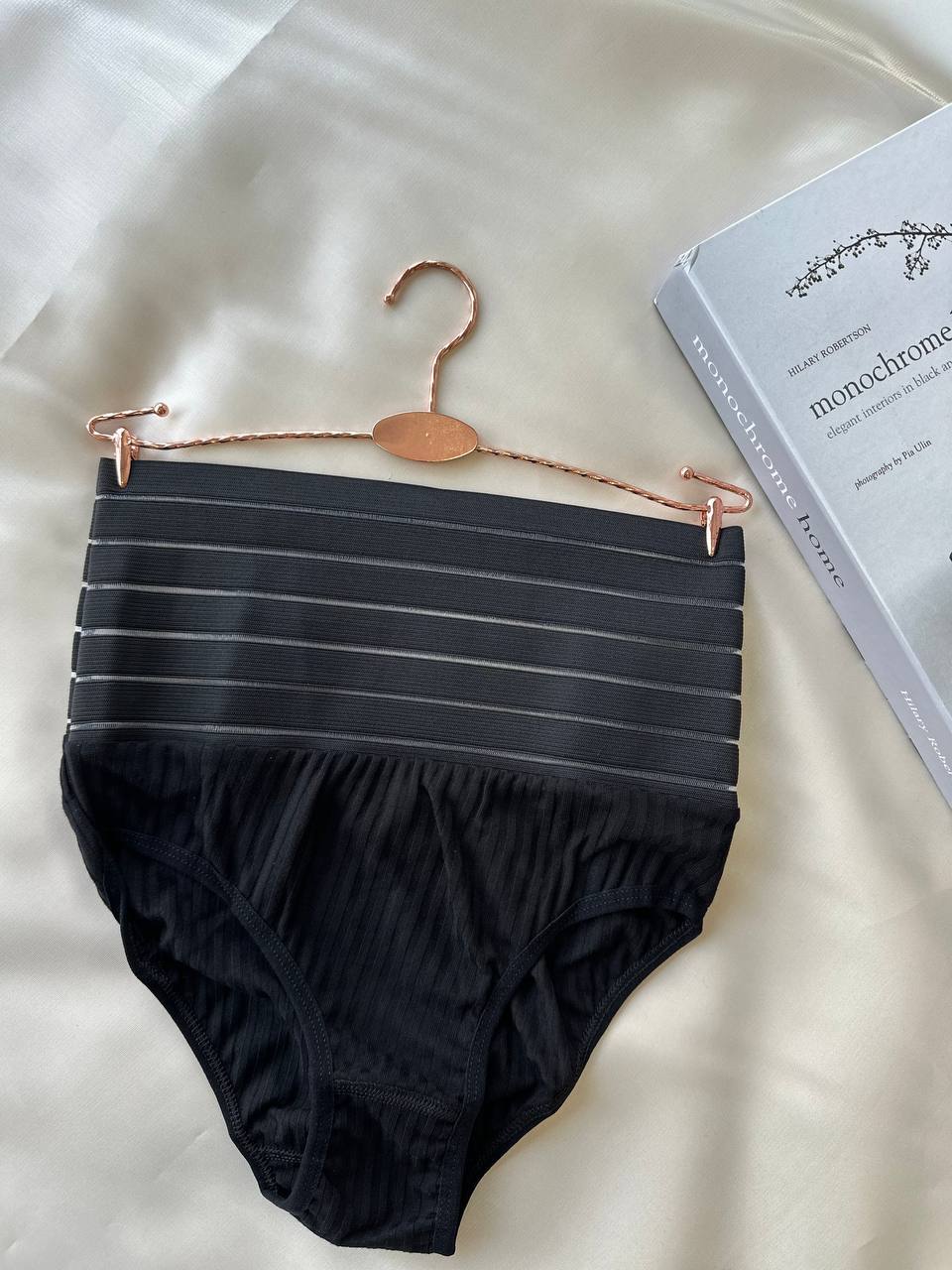 Deluxerie Brief Raeana